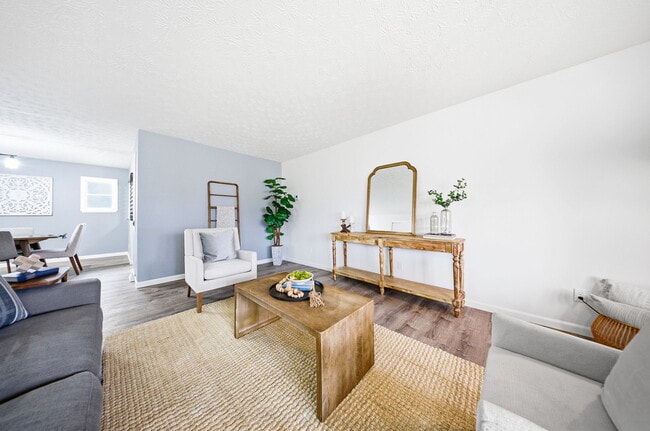 103 Valleyview Dr in Circleville, OH - Building Photo - Building Photo