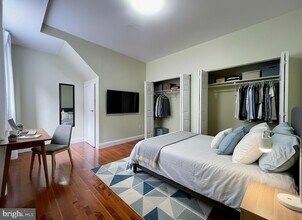 443 Fairmount Ave, Unit D in Philadelphia, PA - Building Photo - Building Photo