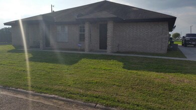 7114 Venus Dr, Unit 1 in Edinburg, TX - Building Photo - Building Photo