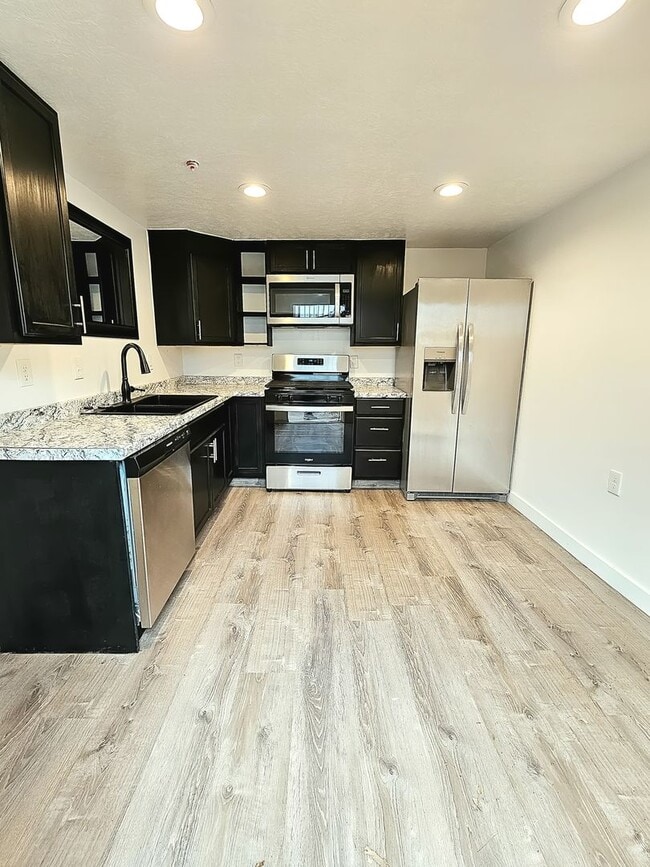 780 N Lauritzen St in Hildale, UT - Building Photo - Building Photo