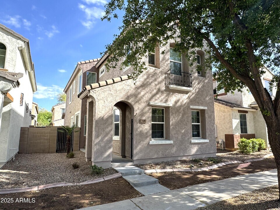4106 E Oakland St in Gilbert, AZ - Building Photo