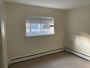 65 Gardner St, Unit 4B in Boston, MA - Foto de edificio - Building Photo