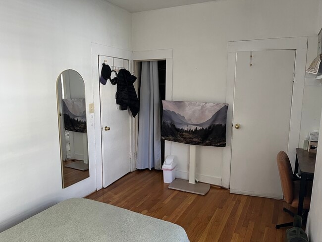 1003 N Coronado St in Los Angeles, CA - Building Photo - Building Photo