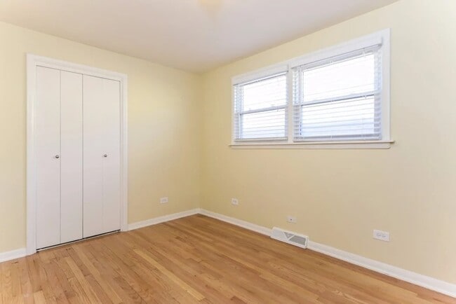 6722 W 63rd St in Chicago, IL - Building Photo - Building Photo