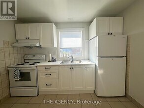 99 Jay St in Toronto, ON - Building Photo - Building Photo