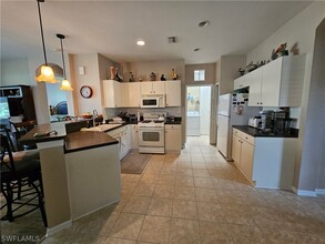 9347 Aviano Dr in Ft. Myers, FL - Building Photo - Building Photo