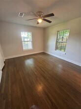 4655 C L Veasey Blvd in Dallas, TX - Building Photo - Building Photo