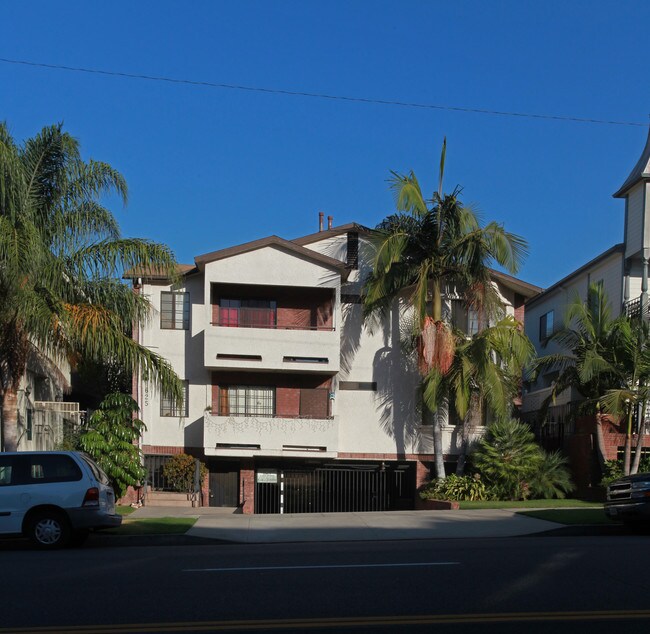 625 E Olive Ave in Burbank, CA - Building Photo - Building Photo