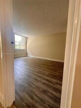 2935 NE 163rd St, Unit 3P in North Miami Beach, FL - Foto de edificio - Building Photo