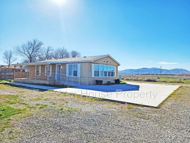 1281 West St in Pahrump, NV - Building Photo - Building Photo