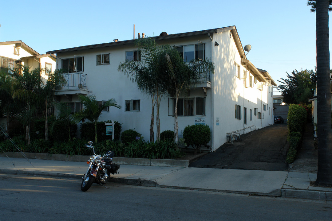 La Marina Apartments in Santa Barbara, CA - Foto de edificio