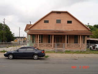 1405 E Madison St in Brownsville, TX - Foto de edificio