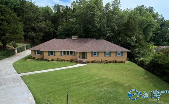 property at 102 Jones Valley Dr SE