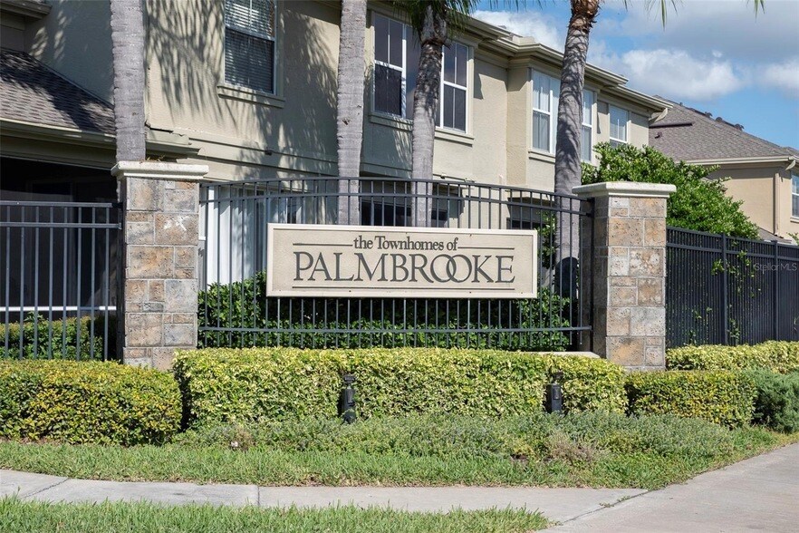 6675 83rd Ave N in Pinellas Park, FL - Foto de edificio