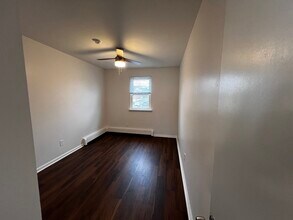 50 Thomas Rd, Unit 52 in Aston, PA - Foto de edificio - Building Photo