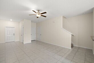 7205 Sweet Alyssum Ct in Tampa, FL - Building Photo - Building Photo
