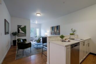 L39 Apartments in Portland, OR - Foto de edificio - Building Photo