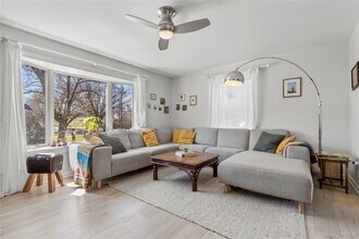 350 Midland Ave in Rye, NY - Building Photo - Building Photo