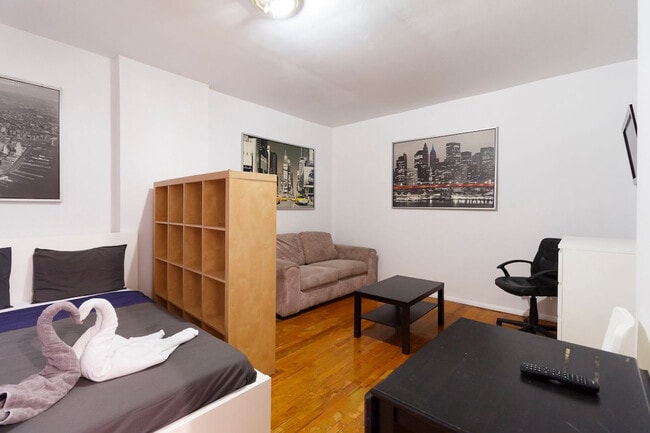 131 E 94th St