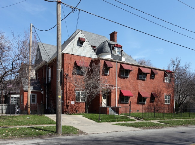 2205 Parkwood Ave in Toledo, OH - Building Photo - Building Photo