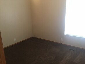 6262 S 4195 W in West Jordan, UT - Building Photo - Building Photo