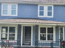 714 E Lamar St in Sherman, TX - Building Photo