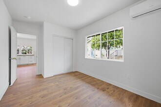 570 W Montana St in Pasadena, CA - Building Photo - Building Photo