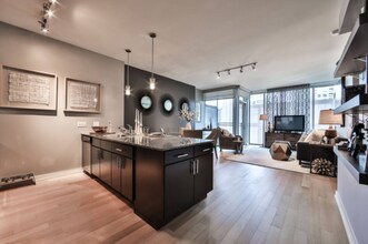 169 W Kinzie St in Chicago, IL - Building Photo - Building Photo