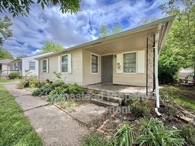 property at 210 W Mimosa Dr