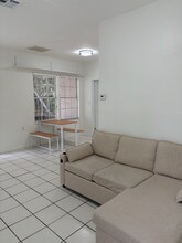 3147 Mary St in Miami, FL - Foto de edificio - Building Photo