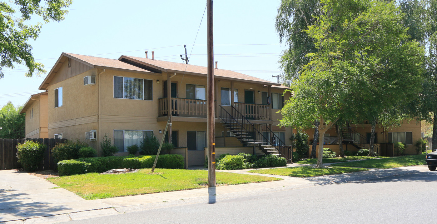 1229 Covillaud St in Marysville, CA - Building Photo