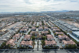 Morgyn Ridge in Las Vegas, NV - Building Photo - Building Photo