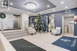 2263 Marine Dr in Oakville, ON - Building Photo - Building Photo