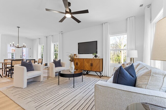 3816 Odom Way in Charlotte, NC - Building Photo - Building Photo