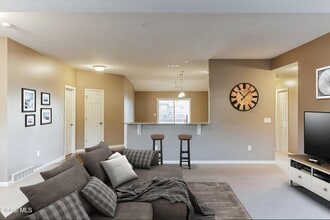 15 Clarice Ln in Cohoes, NY - Foto de edificio - Building Photo