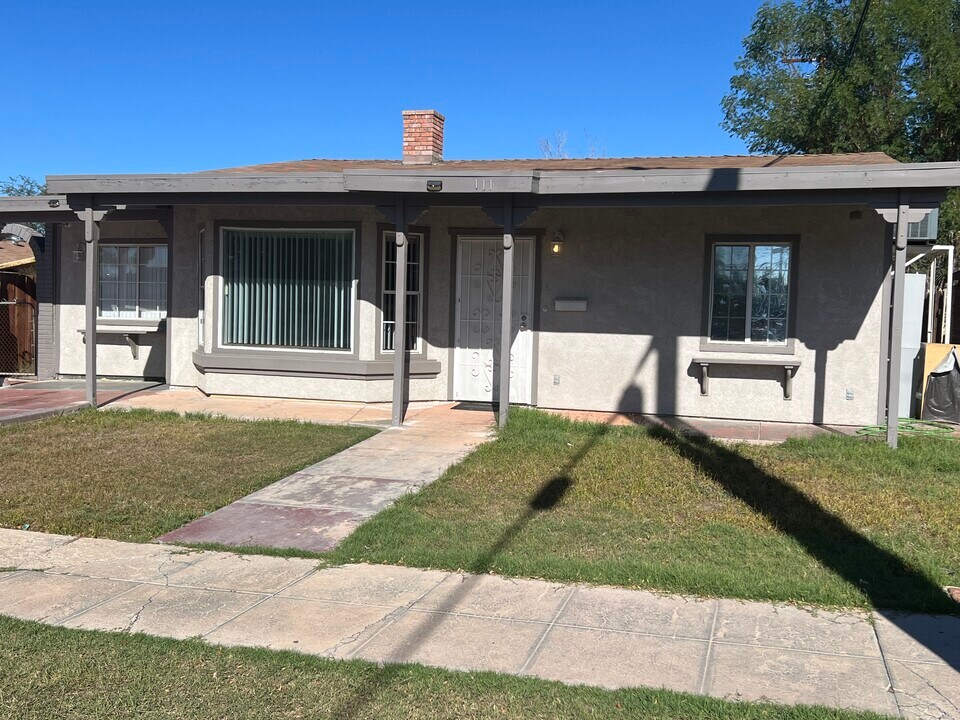 111 9th St in Calexico, CA - Building Photo