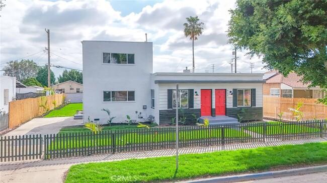 property at 920 E 91st St