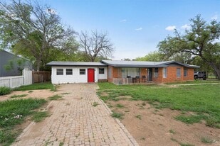 10205 Old Manchaca Rd in Austin, TX - Building Photo