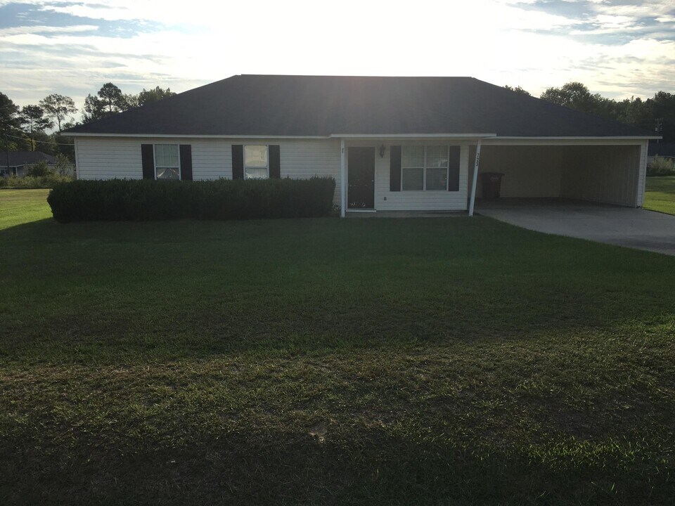 723 Macey St in East Dublin, GA - Building Photo