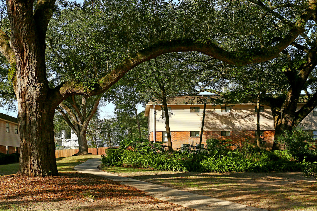 Hickory Hill Apartments in Tallahassee, FL - Building Photo