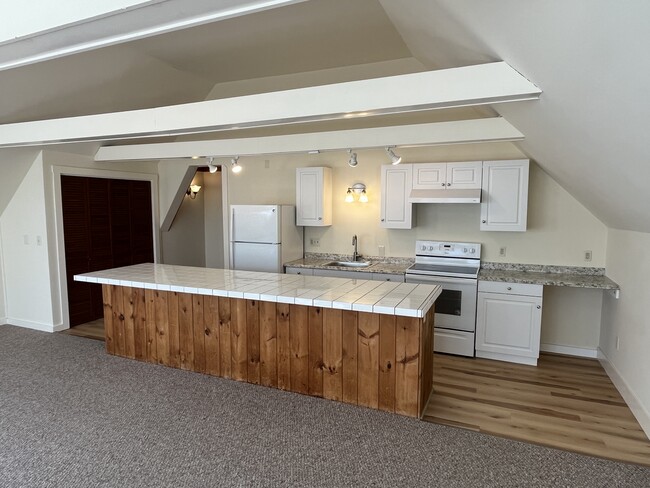 32 Western Ave, Unit 3