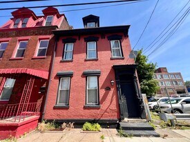 1815 Locust St in Pittsburgh, PA - Building Photo