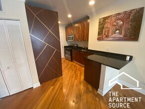 2242 W Morse Ave in Chicago, IL - Building Photo - Building Photo