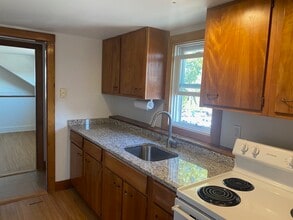 5 Cleaves St in Rockport, MA - Building Photo - Building Photo