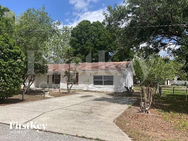 property at 614 Huey St