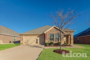 604 Calm Springs Dr in Princeton, TX - Building Photo