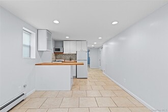 26 Indiana Ave in Long Beach, NY - Building Photo - Building Photo