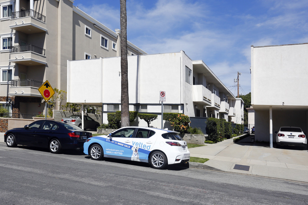 1322 Amherst Ave in Los Angeles, CA - Building Photo