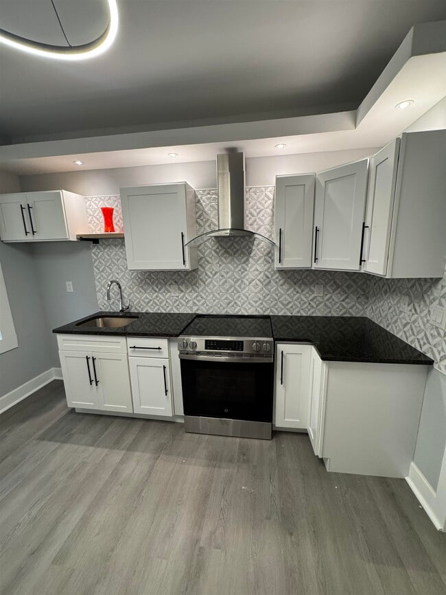 52 Tonnele Ave in Jersey City, NJ - Building Photo - Building Photo