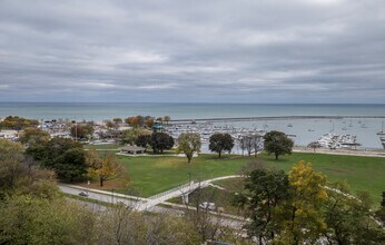 1660 N Prospect Ave, Unit 7 in Milwaukee, WI - Foto de edificio - Building Photo
